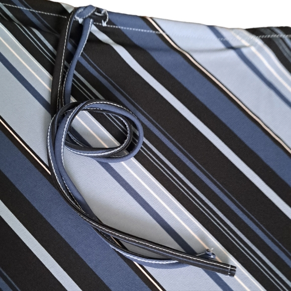 GAP WOMEN'S STRIPED BLUE SUMMER DRESS SIZE MEDIUM WITH DRAWSTRING. - Picture 8 of 8